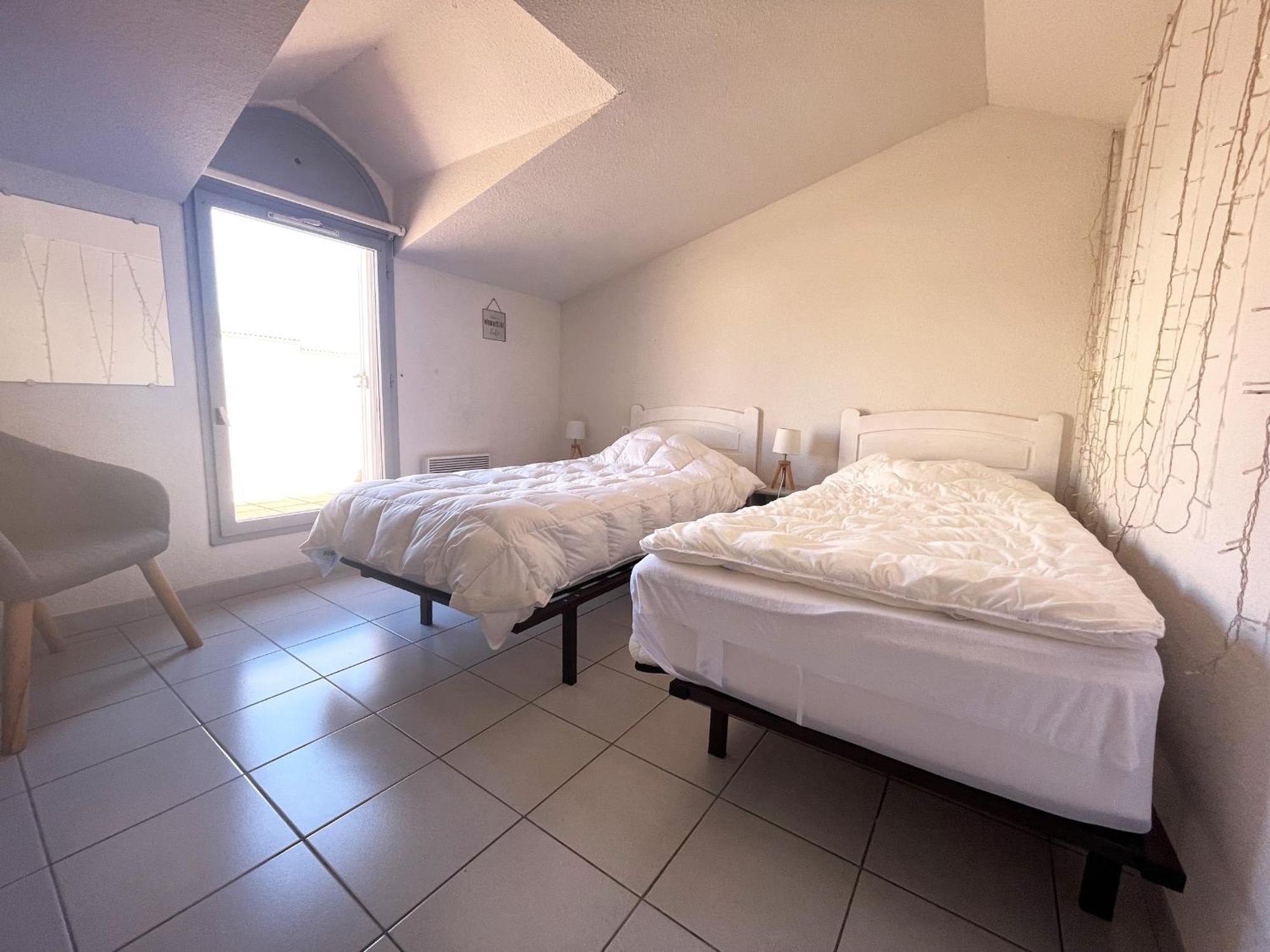 Apartment : Duplex T3 Avec Terrasse, Parking Prive, Proche - Fr-1-309-77 *
